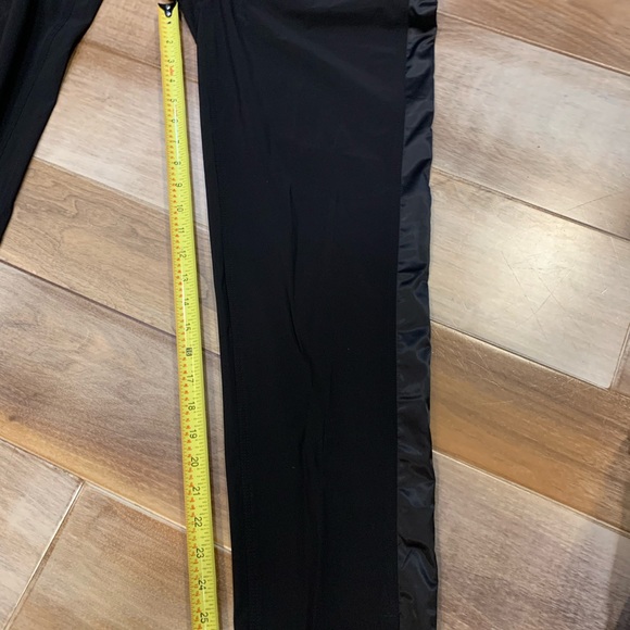 Lululemon rise and shine tuxedo pants EUC 6 - Picture 10 of 11